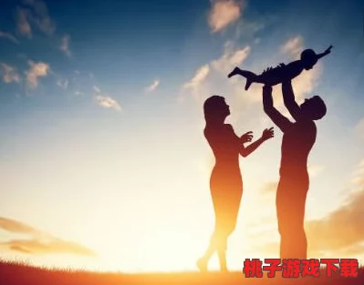 母慈子孝共天伦怀孕，网友热议：幸福家庭的真谛在于爱的传承与陪伴