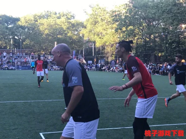 热血绿茵场：深度解锁十一人战队个性化换装策略与皮肤搭配指南