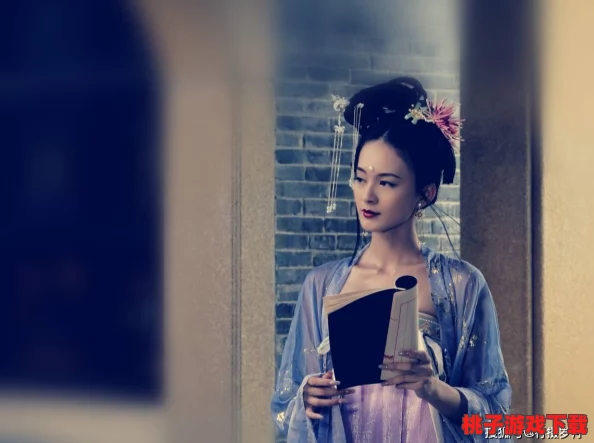 云裳羽衣1-2章节心绪交织：逸墨衣裳解锁疑虑，打造无瑕搭配策略