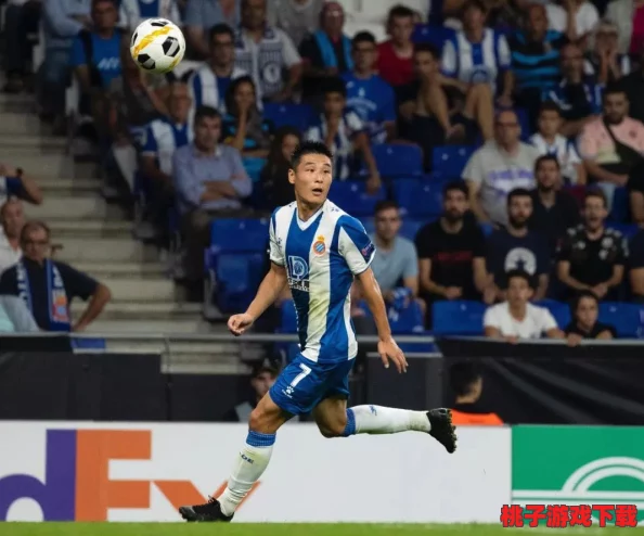 FIFA足球世界：解锁团队荣耀，英雄集结挑战赢取独家超级巨星球员！