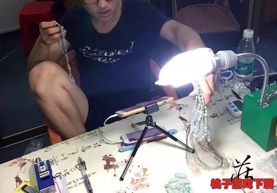 精品女尤社区在线视频：深度解读独家内幕，揭秘行业黑幕真相