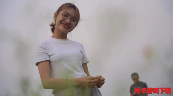 小莹回乡下性放纵：一个城市女孩在农村的疯狂生活