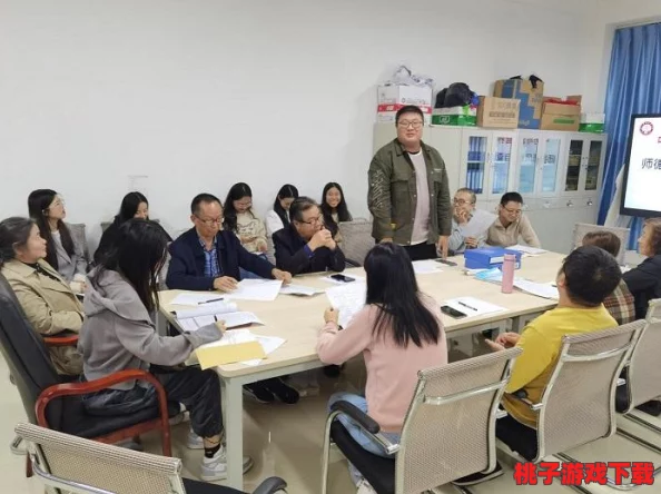 老师露出 强行让男生揉网站，网友热议：这样的行为究竟如何反映师德？