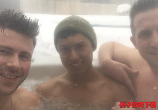 体育生空少玩Gay，让人惊讶的故事引发众多网友热议，评论纷纷点赞！