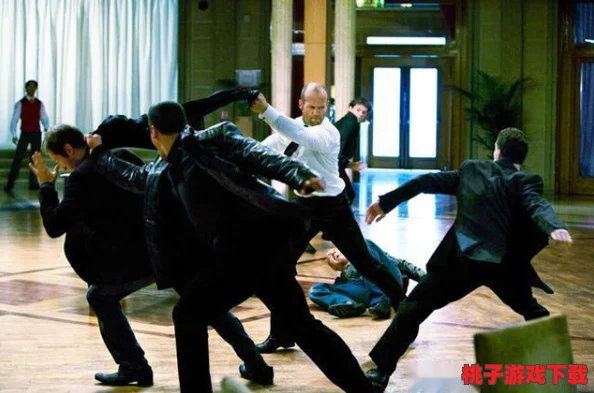 《惊天魔盗团3》主演意外伤指，影片再燃激情：魔术奇观交织高难度动作戏码
