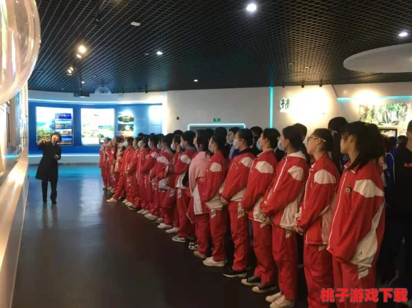 探索《我的世界》中培育巨型林木的奥秘技巧，共享绿意盎然的自然建造之道