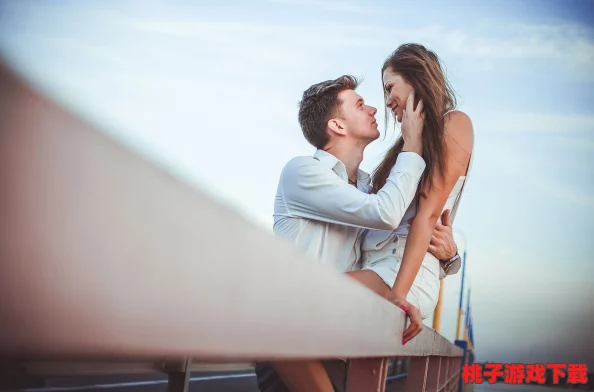 女人扒开腿让男人桶到爽的原因：探讨女性在亲密关系中展现主动性的心理动机与生理反应，以及这种行为对双方情感连接的影响
