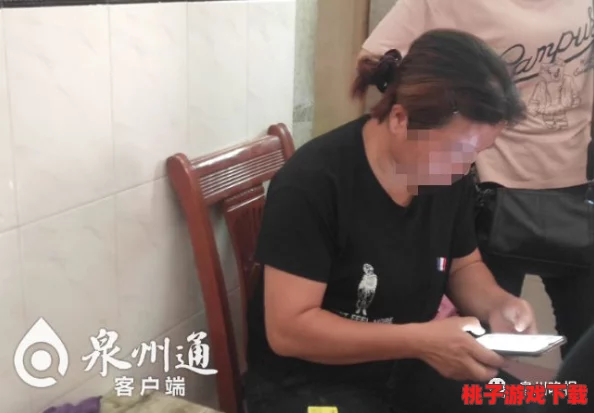 爸爸不在家后妈却这样对待孩子：监控视频曝光，令人震惊的虐待行为全程记录！