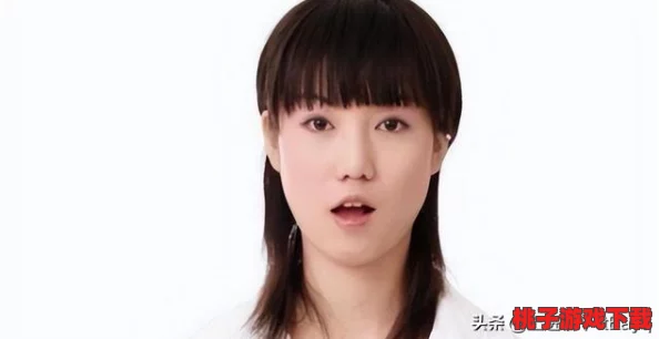 张莜雨大胆打开大腿，展现自信魅力引发热议，网友纷纷点赞其勇气与风格