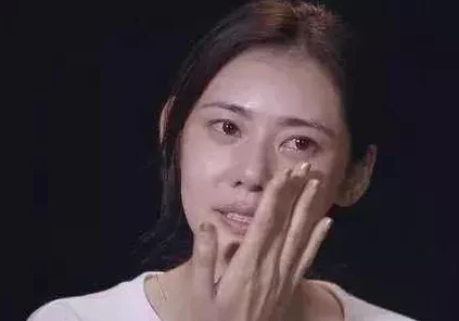 申鹤流眼泪翻白眼流口水衍生，让无数粉丝感动落泪，纷纷表达对角色的深刻共鸣与狂热追捧！