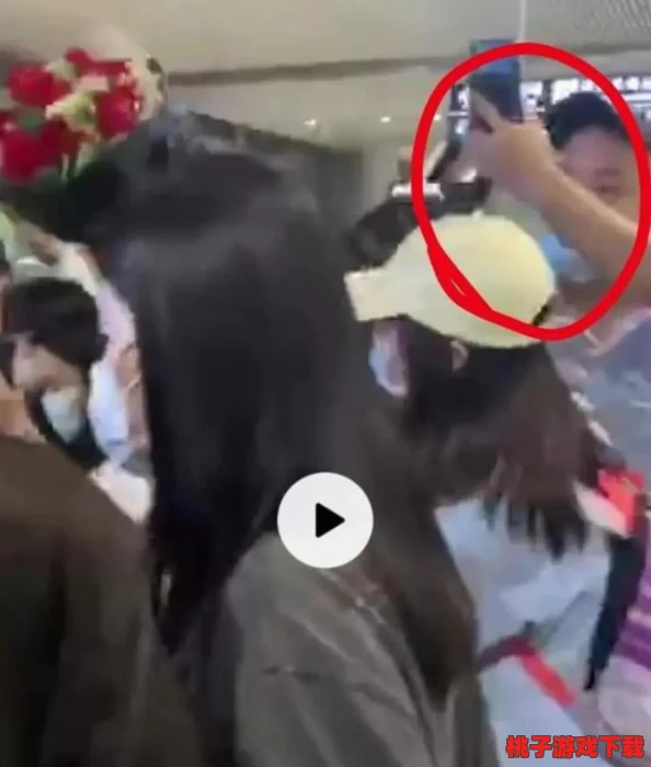 ＊哟女在线观看：她竟然在直播中意外曝光了自己的真实身份，引发网友热议！