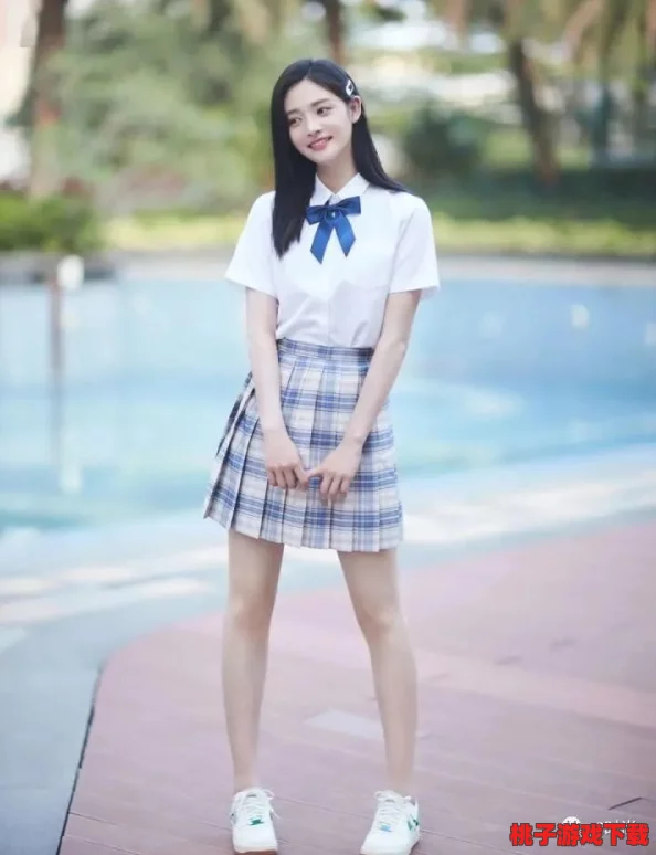 夏天校服太透了r头喷射：在炎热的夏季，学生们穿着的校服因材质问题显得过于透明，引发了一系列关于校园着装规范和舒适度的讨论