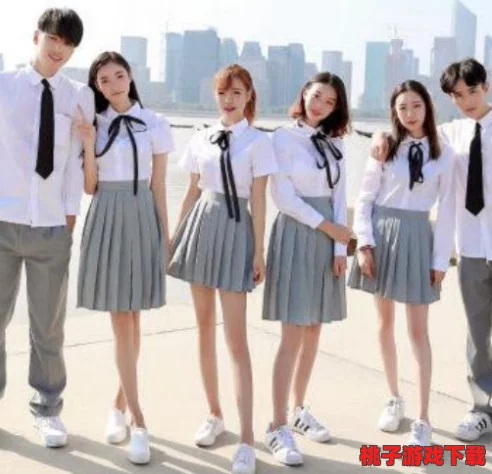 夏天校服太透了r头喷射：在炎热的夏季，学生们穿着的校服因材质问题显得过于透明，引发了一系列关于校园着装规范和舒适度的讨论