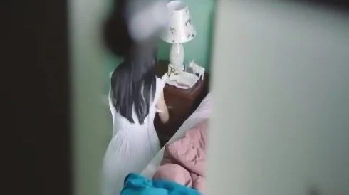 美女隐私免费的视频竟然泄露，背后真相让人难以置信，网友们纷纷热议这一事件的影响与后果！