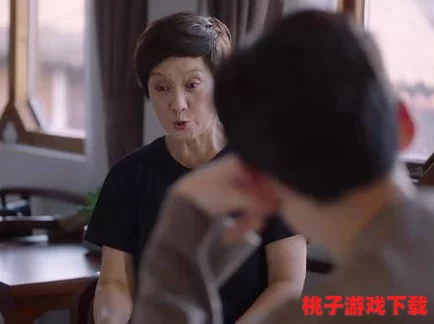 小飞的母亲钟阿姨被曝与邻居频繁约会，背后隐藏着怎样不为人知的秘密？