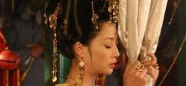 双性脔宠震动美人总受np，惊现神秘组织背后操控，真相令人瞠目结舌！